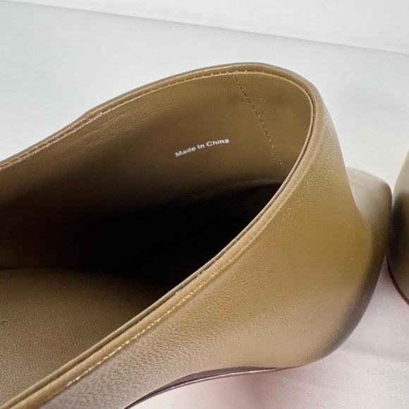 NWB VINCE. GENUINE LEATHER BENITA, CYPRESS LE Wedge Mules Slip-On Styling Sz 8 - Picture 9 of 16